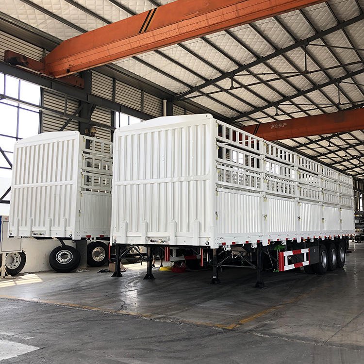 Fence-sided semi-trailer from the company-supplied vehicle catalog.