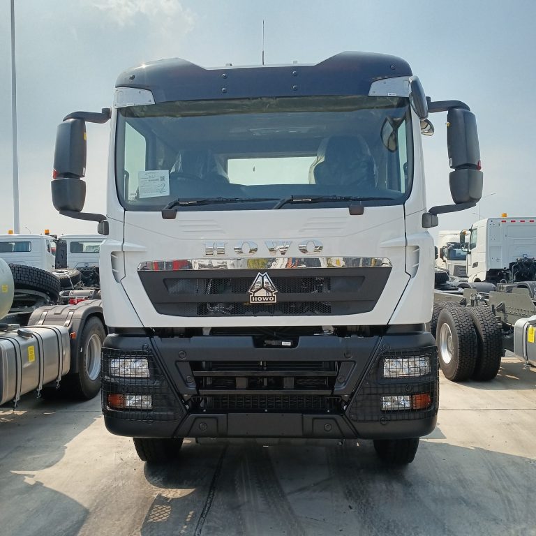 HOWO 6×4 Tractor Truck catalog photo. Supplied for model reference; individual unit details require confirmation.