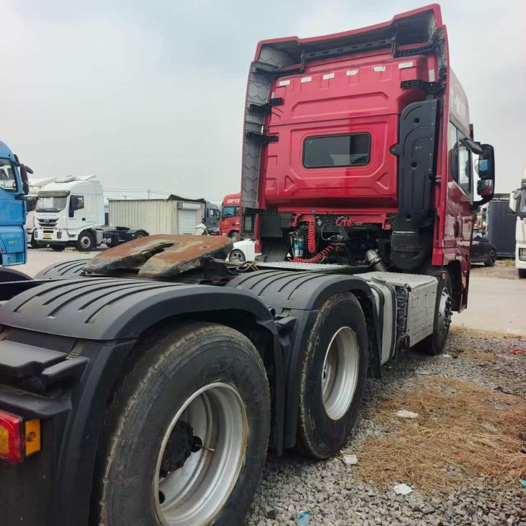 SHACMAN Tractor Truck catalog photo. Supplied for model reference; individual unit details require confirmation.